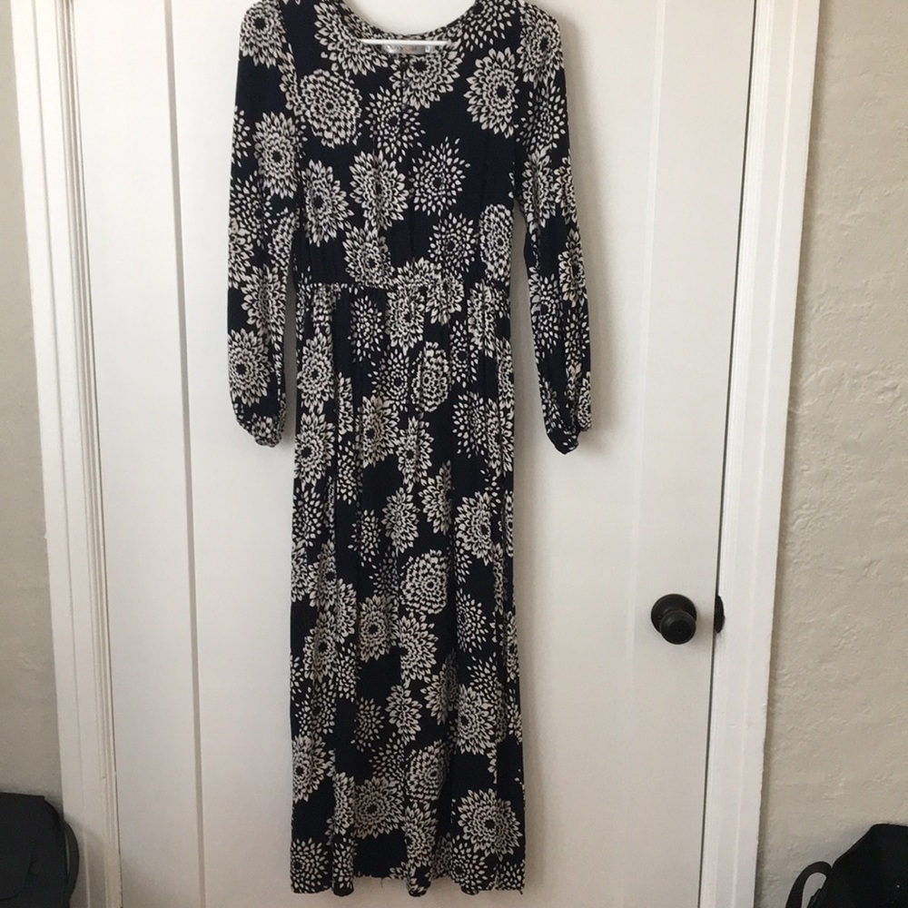 Modcloth Dahila printed long sleeved maxi dress